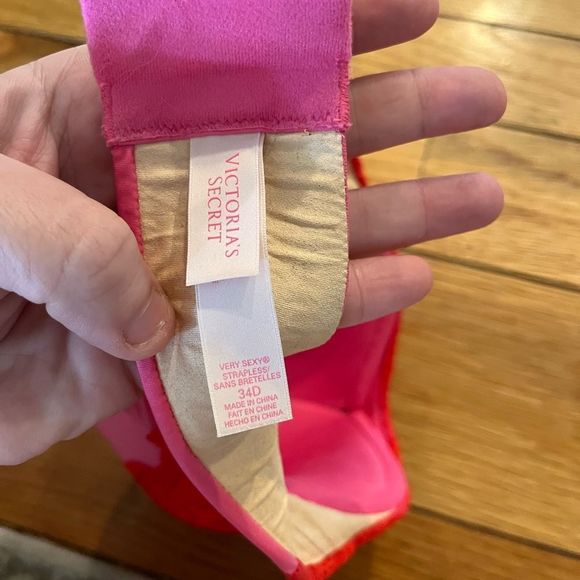 VS Strapless Lace Bra - Picture 3 of 4